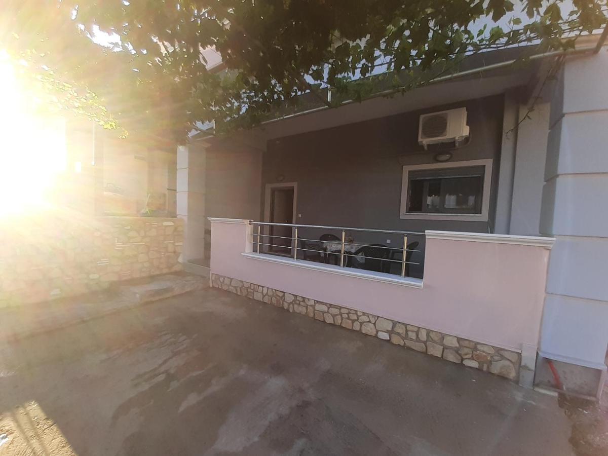 Utsi Ligidhes Exterior foto